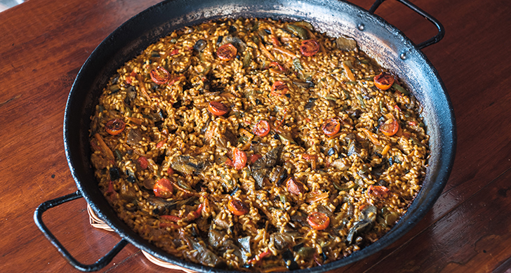 paella-con-verduras-de-temporada-experiencias-sanlucar-de-barrameda-2